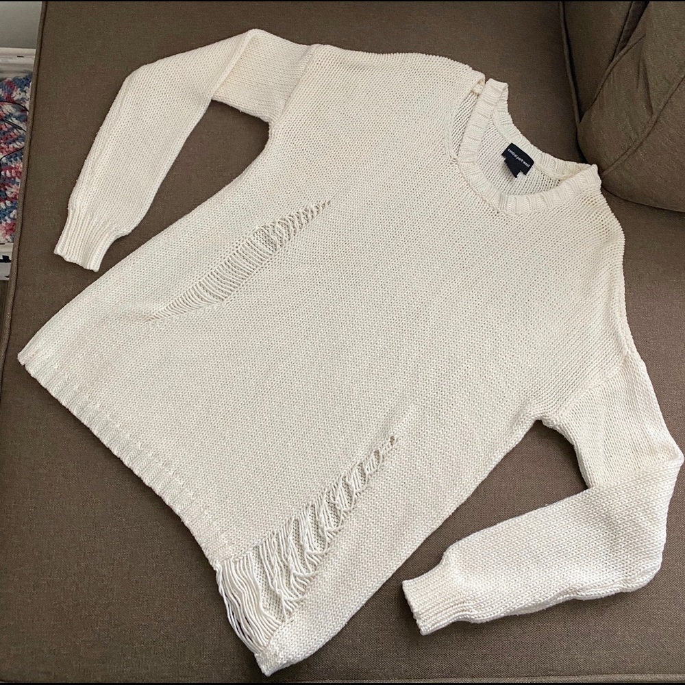 NWOT Central Park West distressed sweater SZ M